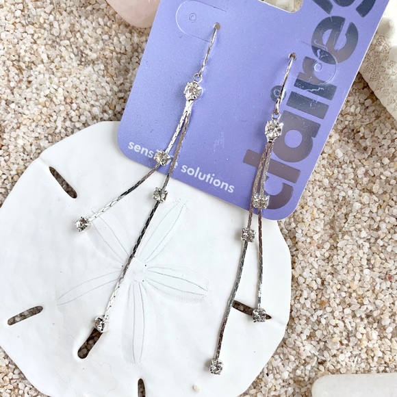 Rhinestone Dangle Earrings - Picture 2 of 3
